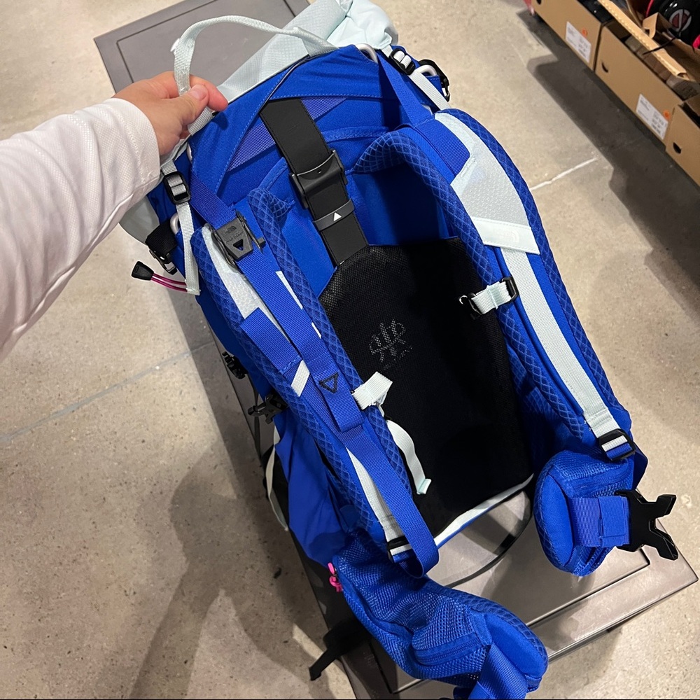 The north face youth Terra 55 backpack - Picture 3 of 9